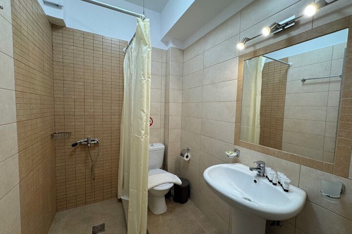 Room 107 of 171