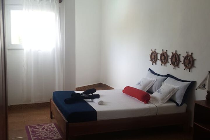 Room 14 of 28