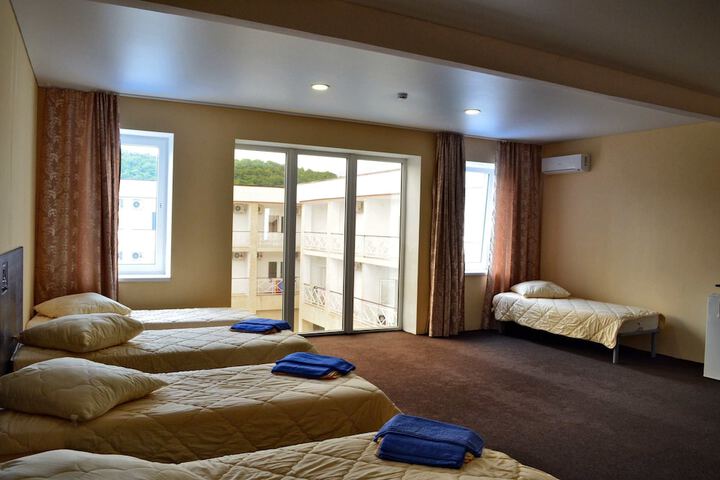 Room 17 of 39