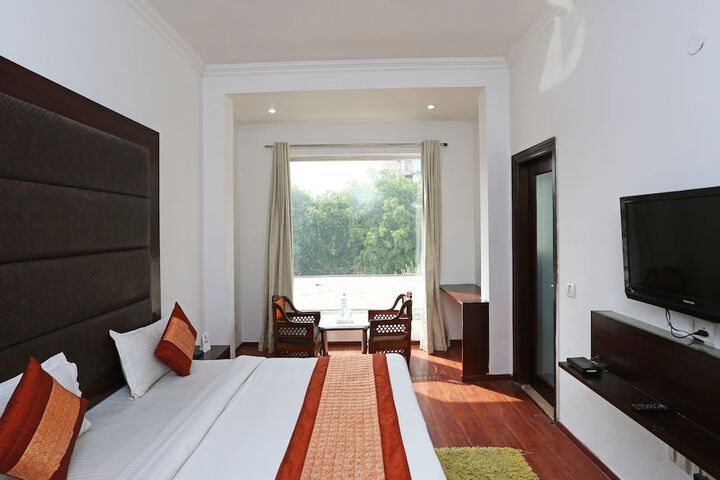 Room 15 of 19