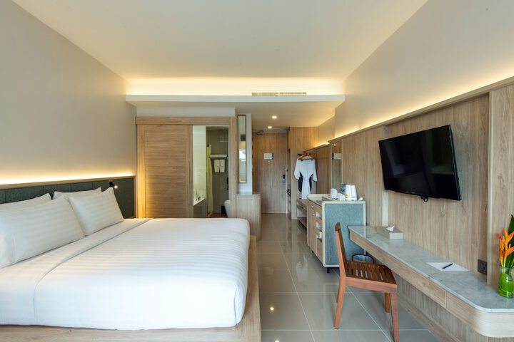 Room 13 of 156