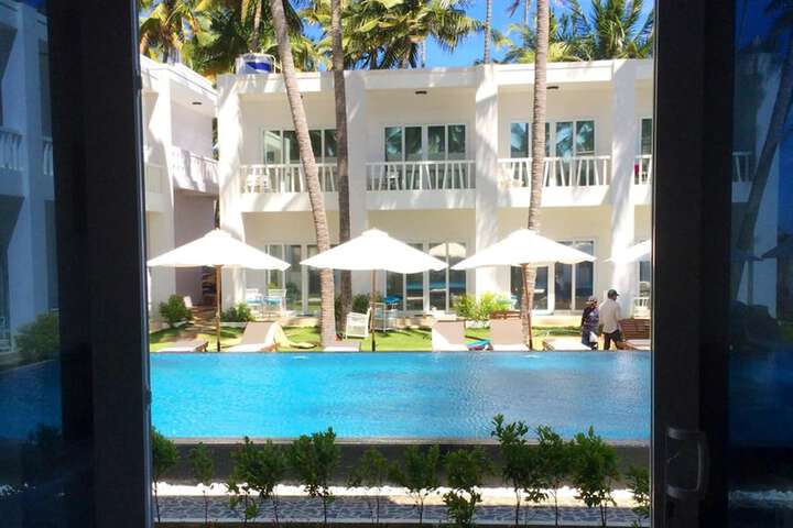 Pool Hotel