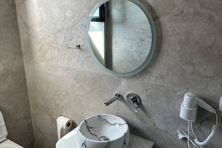 Room 100 of 152