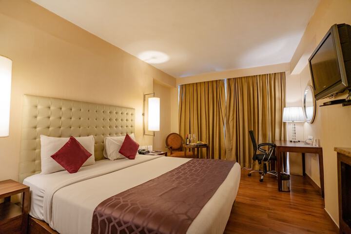 Room 8 of 34