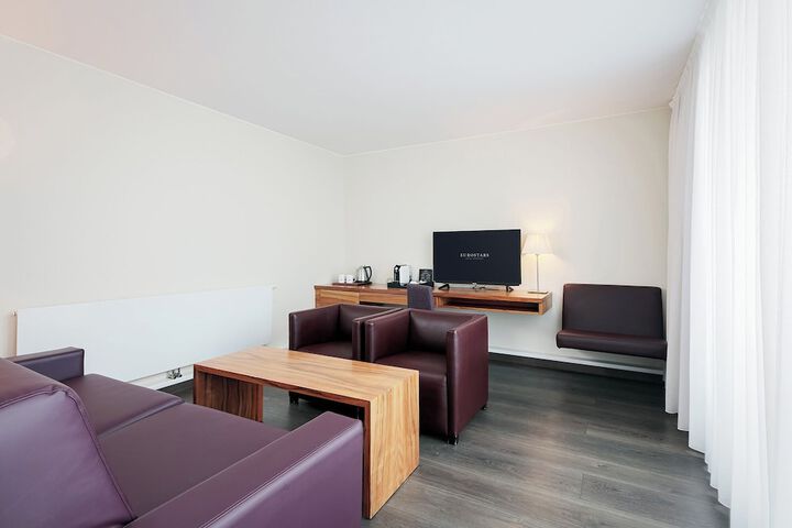 Room 7 of 50
