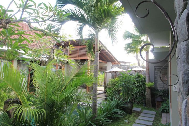 Hotel Exterior 46 of 53
