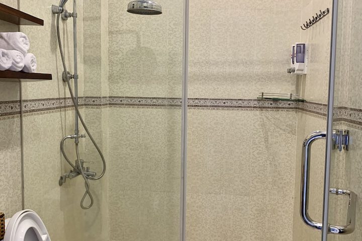 Room 104 of 153
