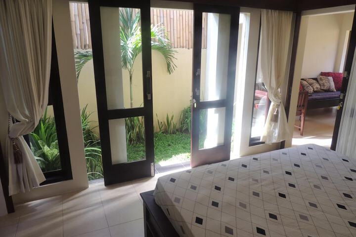 Room 10 of 48
