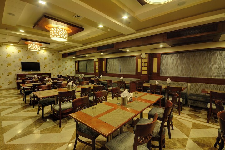 Dining 7 of 10
