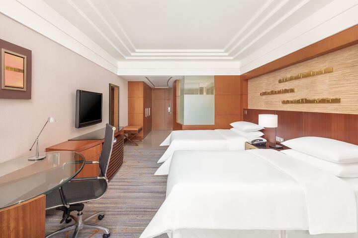 Room 13 of 66