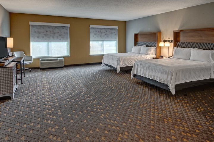 2 Queen Beds Mobility Accessible Roll Shower (8 of 9)