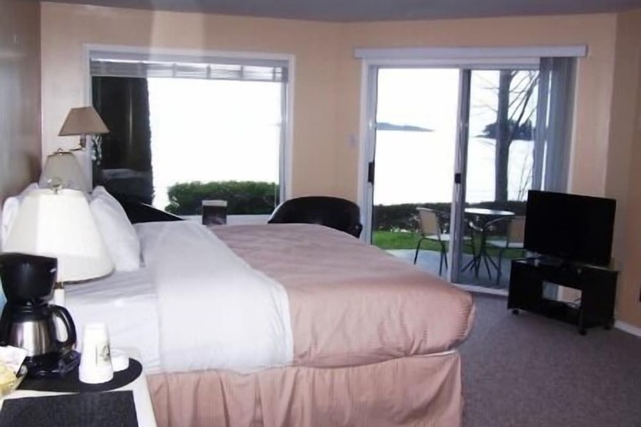 Room 2 of 73