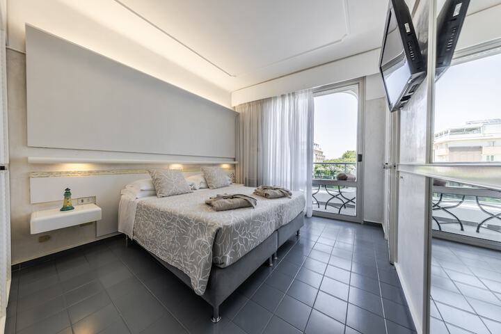 Room 48 of 172