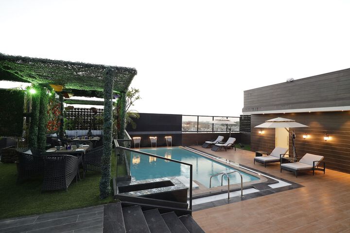 Pool 38 of 52