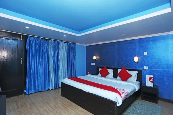 Room 4 of 14