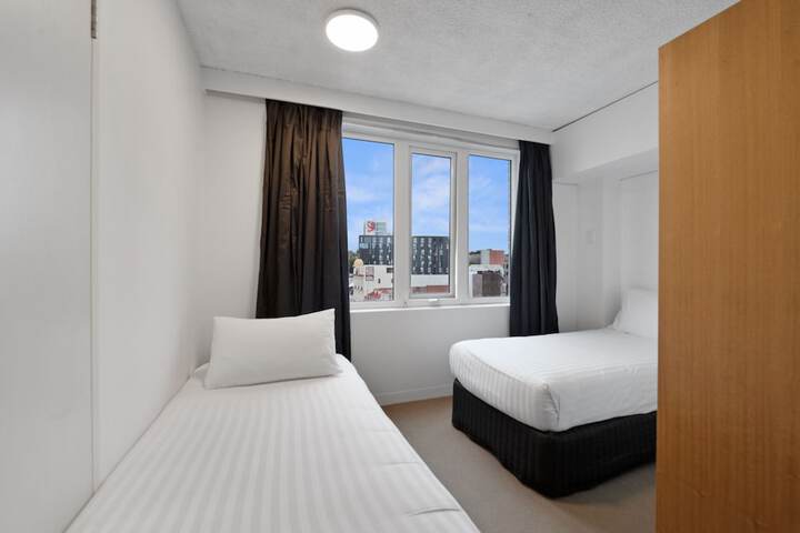 Room 12 of 40