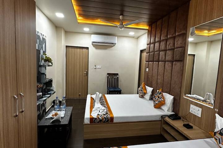 Room 13 of 25
