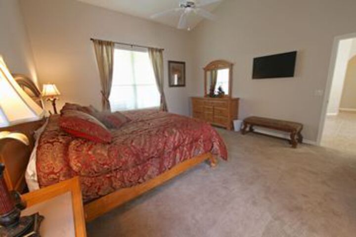 Room 6 of 15