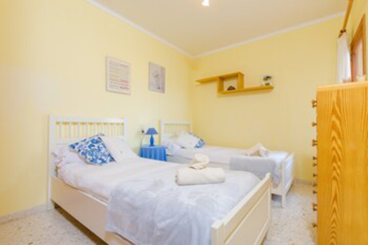 Room 34 of 48