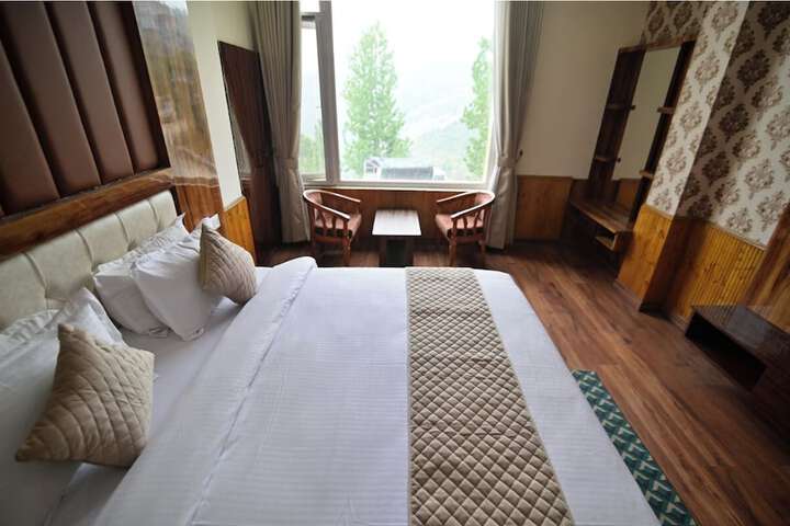Room 15 of 42