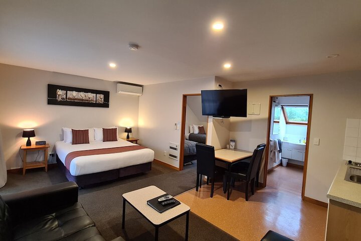 Room 33 of 45