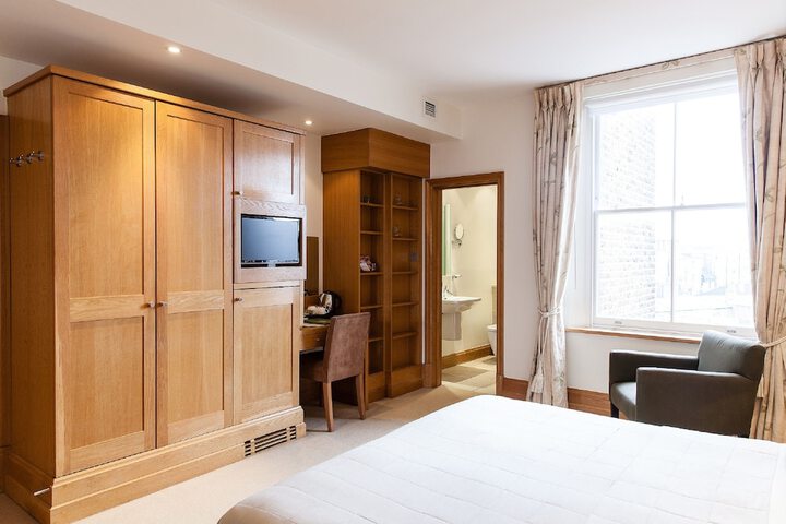 Room 35 of 100