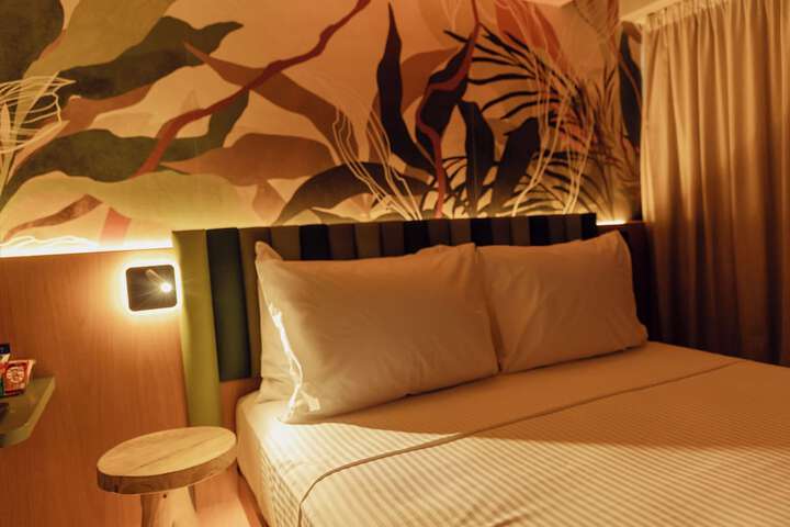 Room 6 of 48