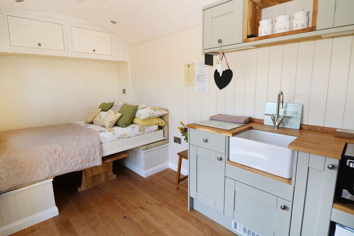 Room 5 of 5
