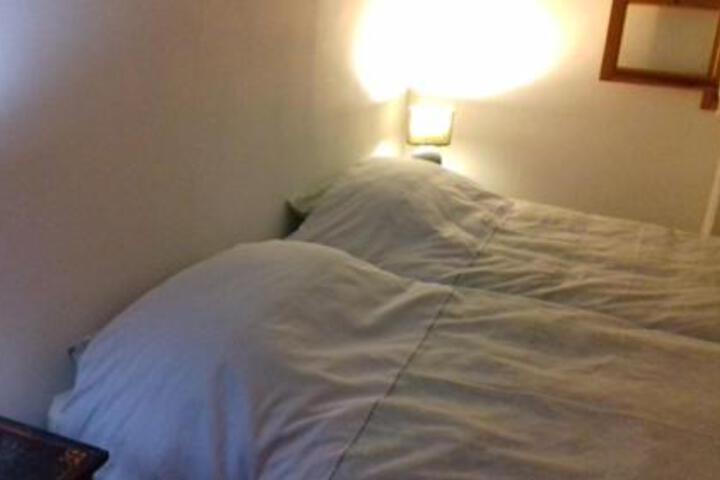 Room 17 of 99