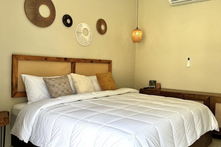 Room 9 of 27