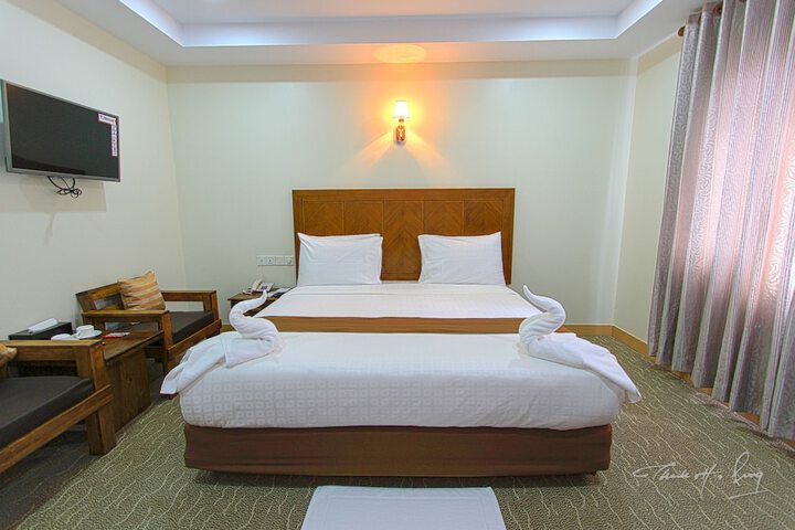 Room 11 of 25