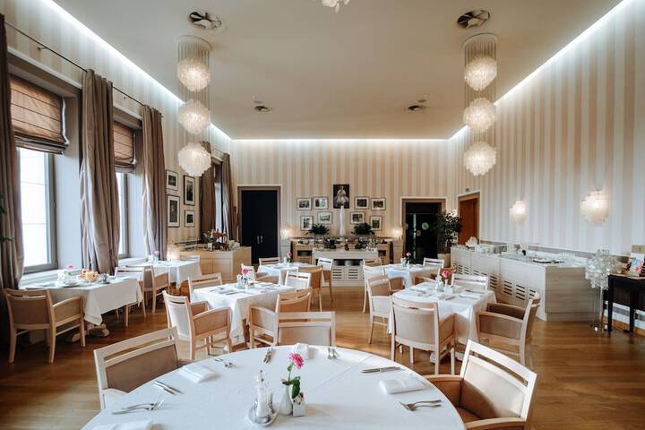 Dining 69 of 141