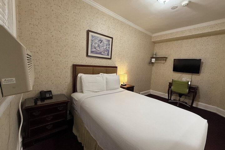 Room 20 of 66