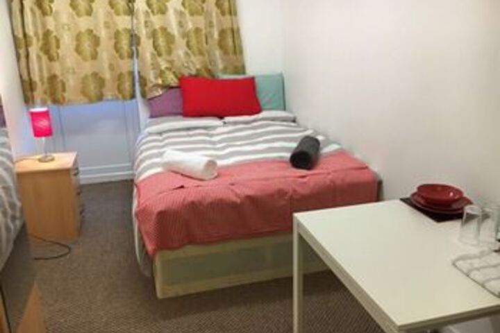 Room 8 of 25