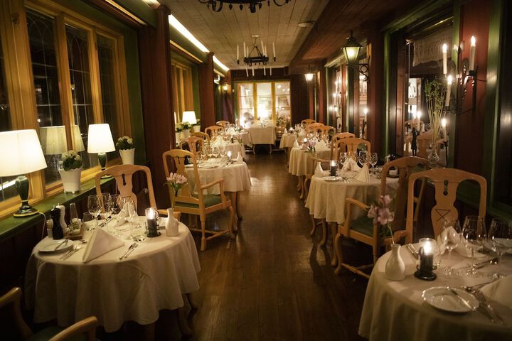 Dining 52 of 96