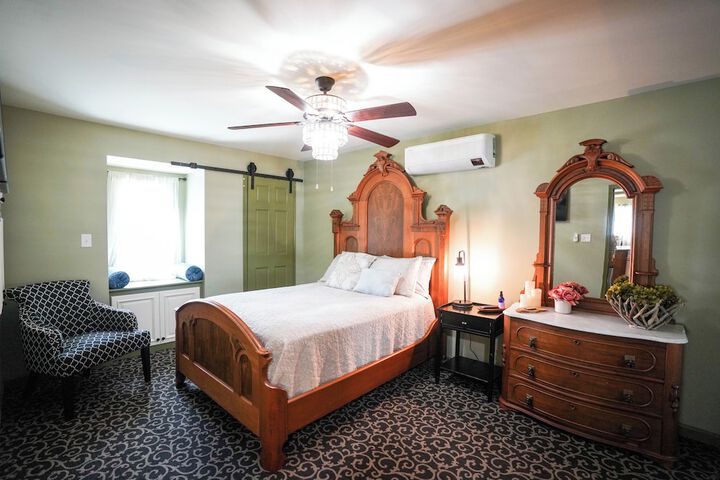Room 30 of 230