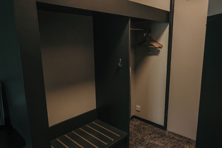 Room 29 of 61