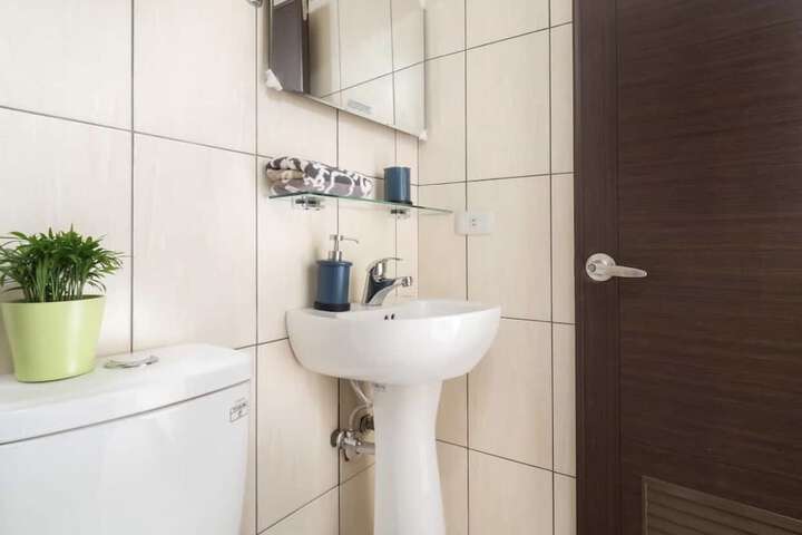 Room 15 of 16