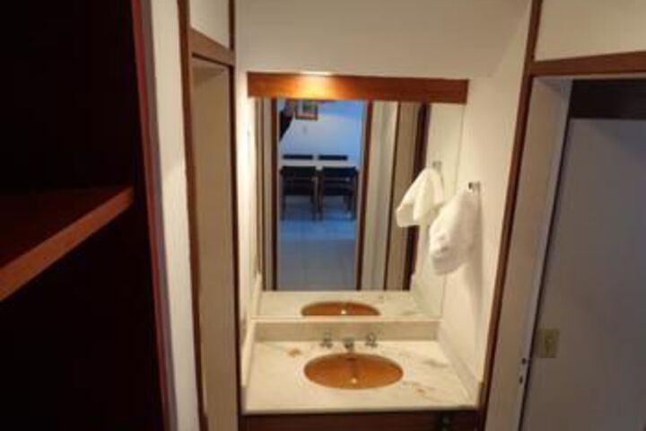 Room 4 of 29