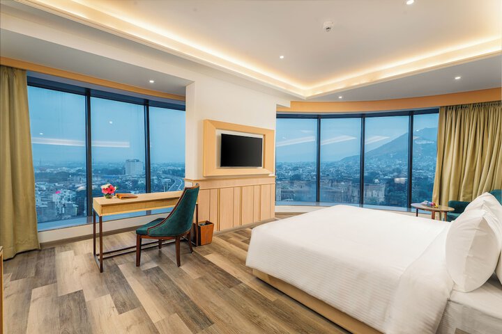 Room 16 of 39