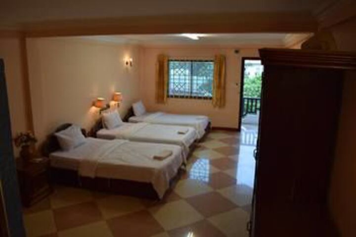 Room 4 of 22