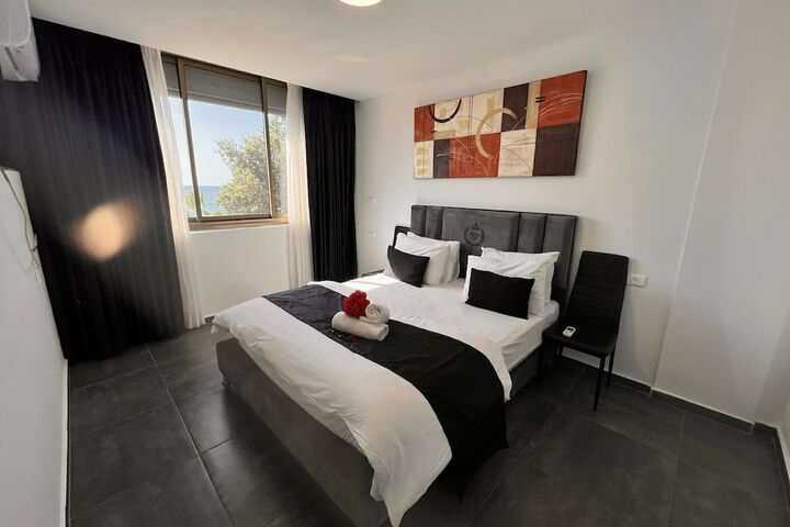 Room 7 of 22