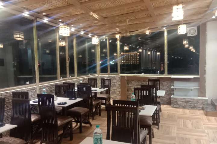 Dining 33 of 41