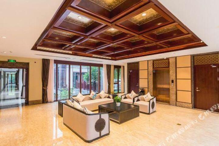 Taihuyuan Holiday Hotel