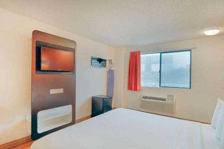 Double Premium King Bed (1 of 7)
