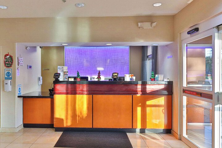 Entrance & Lobby