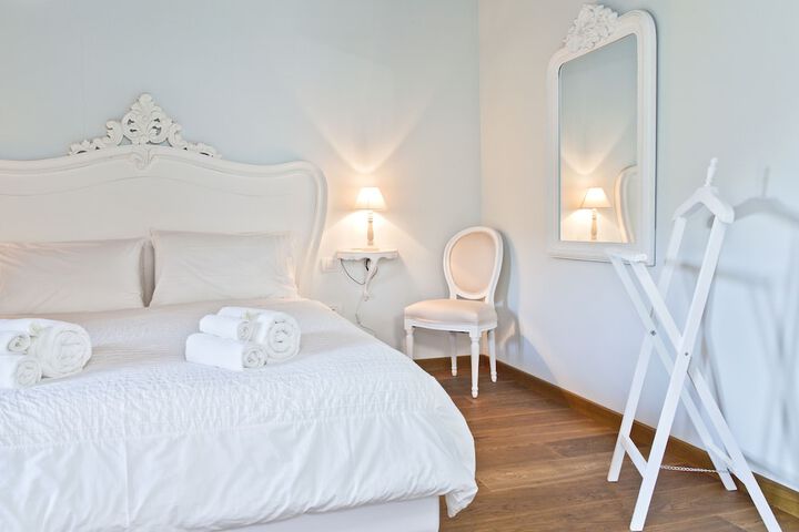 Room 28 of 32