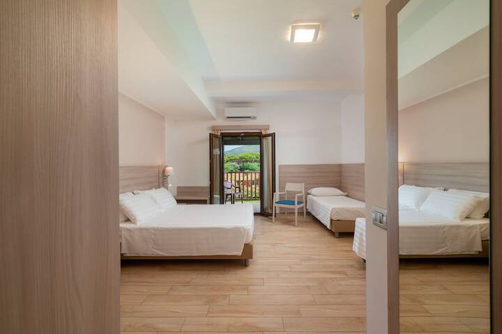 Room 10 of 27