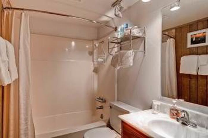 Room 5 of 34