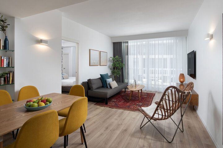 Room 43 of 107
